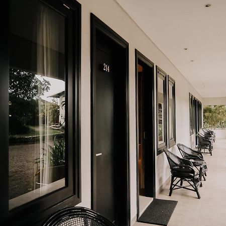 New Surya Hotel Banyuwangi  Exterior photo