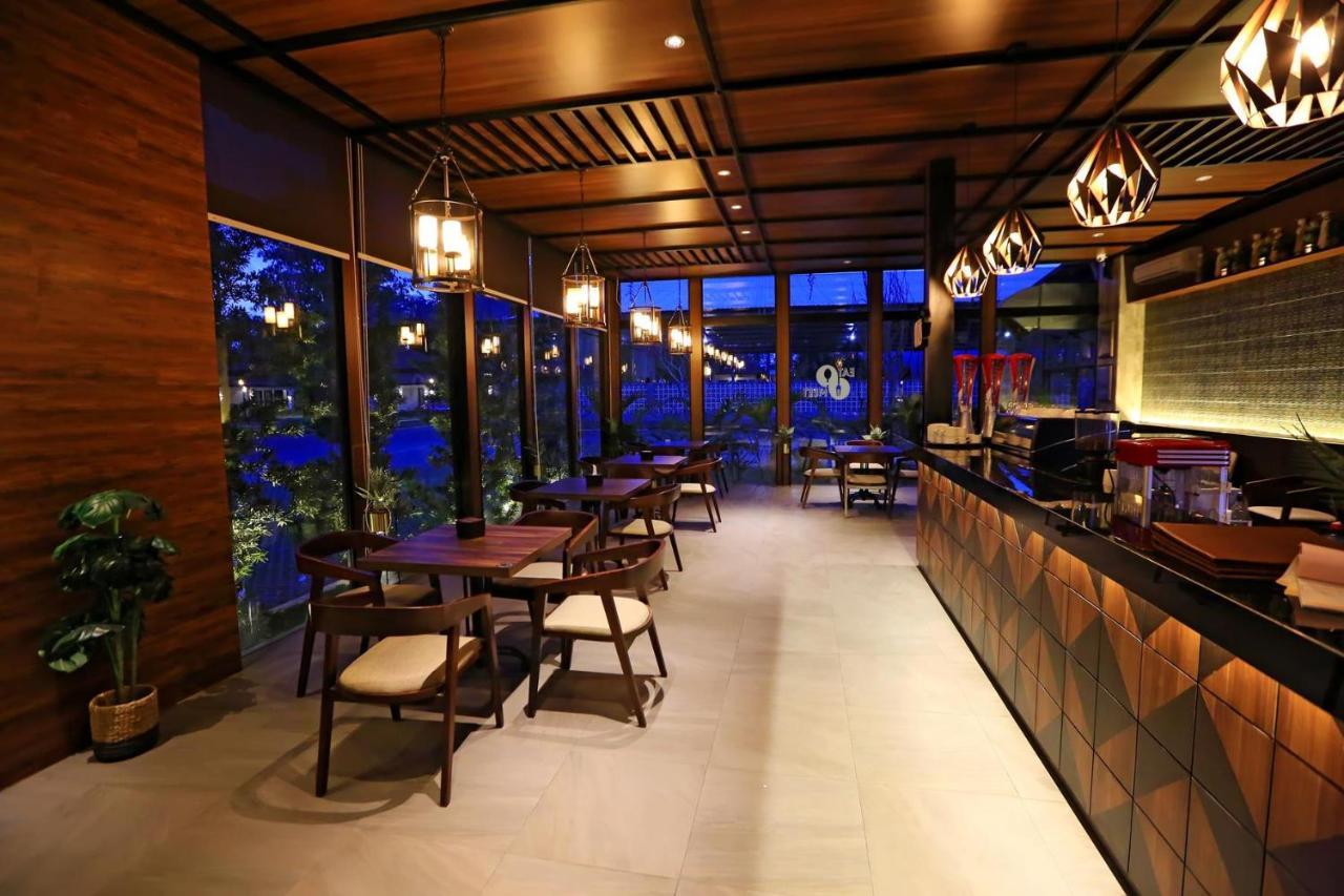 New Surya Hotel Banyuwangi  Exterior photo