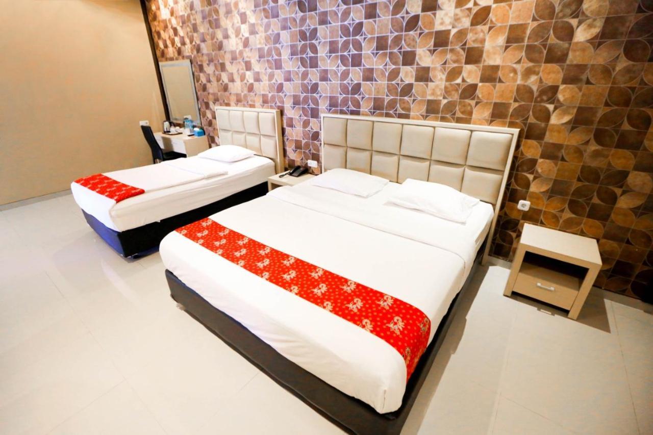 New Surya Hotel Banyuwangi  Exterior photo