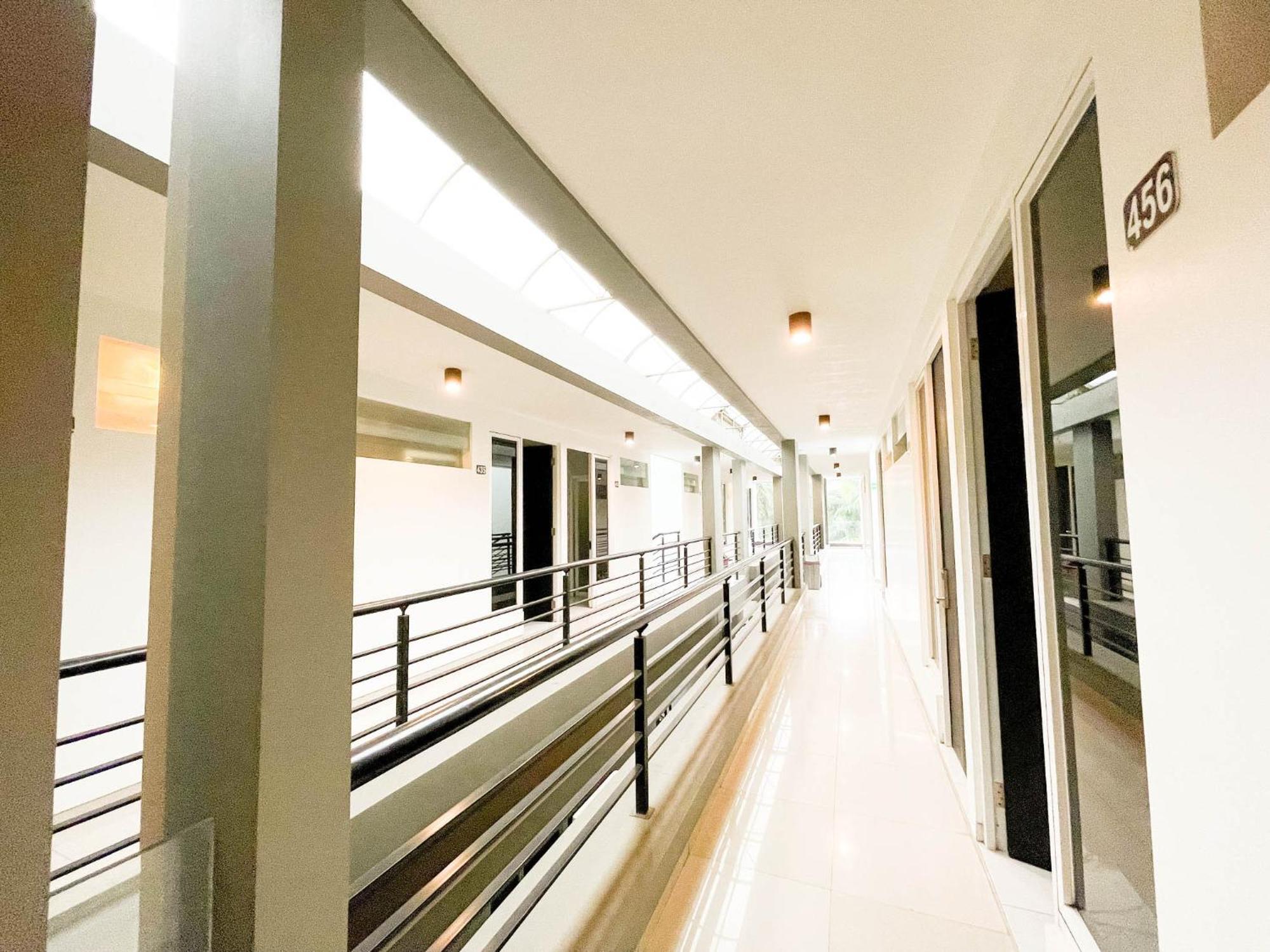 New Surya Hotel Banyuwangi  Exterior photo