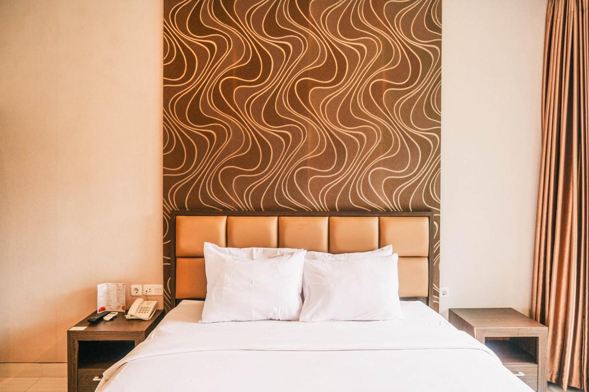 New Surya Hotel Banyuwangi  Exterior photo
