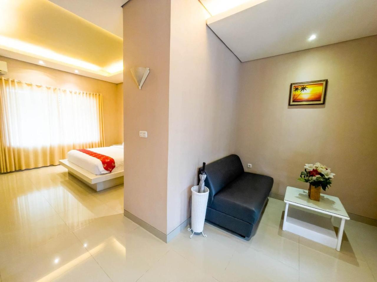 New Surya Hotel Banyuwangi  Exterior photo