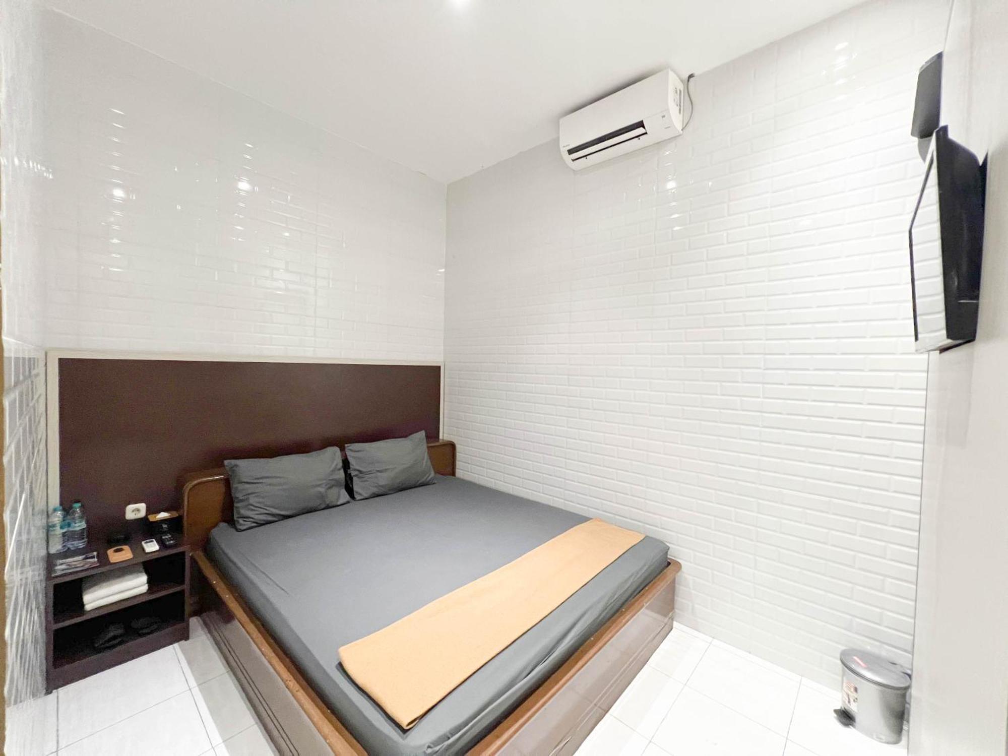 New Surya Hotel Banyuwangi  Exterior photo