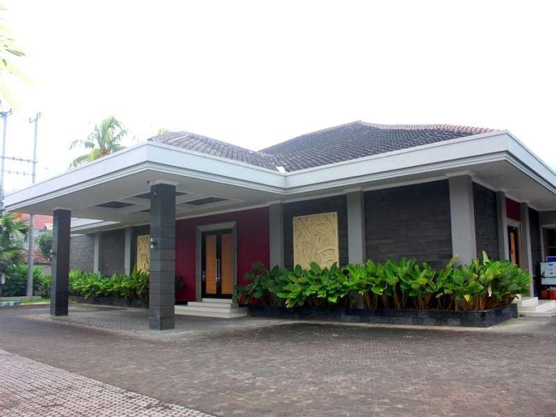 New Surya Hotel Banyuwangi  Exterior photo